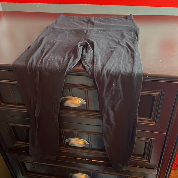 🎉Lululemon Bundle of Black Lulu Leggings! Size 6! - Picture 7 of 9